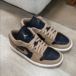 Jordan women’s Black and Tan Sneakers